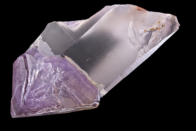 amethyst-quartz-crystalline-solid-example